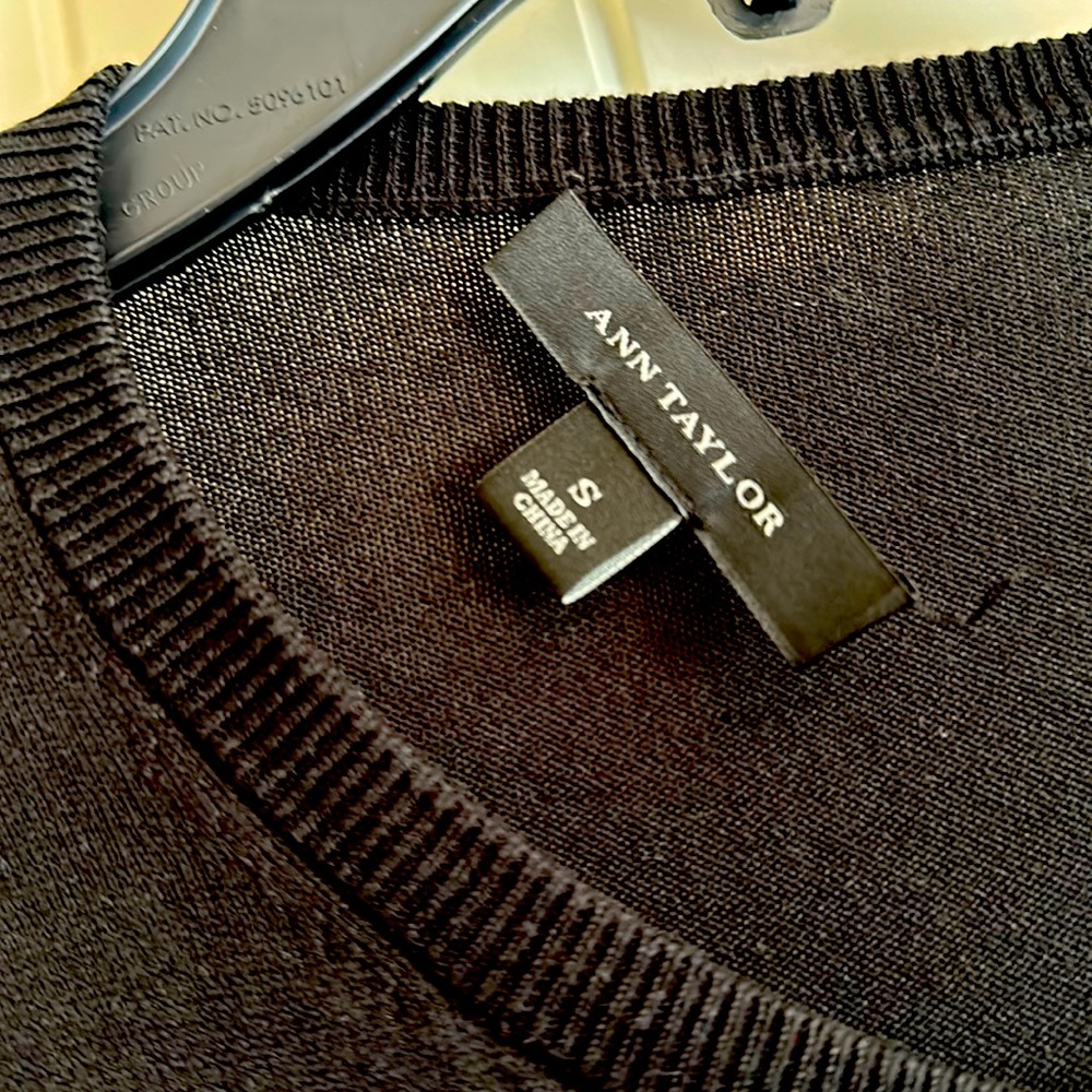 Ann Taylor Sweater - Picture 2 of 6